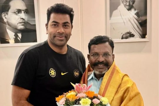 Aadhav Arjuna: "இந்த நிமிடம் வரை.." - திருமாவின் 'மறைமுக செயல்திட்டம்' குற்றச்சாட்டுக்கு ஆதவ் அர்ஜுனா அளித்த பதில்!