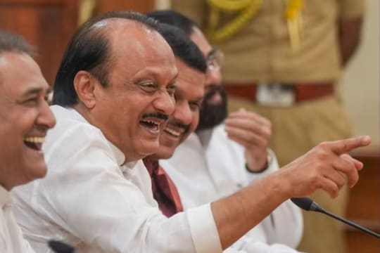 அஜித் பவாரின் ரூ.1000 கோடி மதிப்பிலான சொத்துகள் விடுவிப்பு - வருமானவரித்துறை நடவடிக்கை