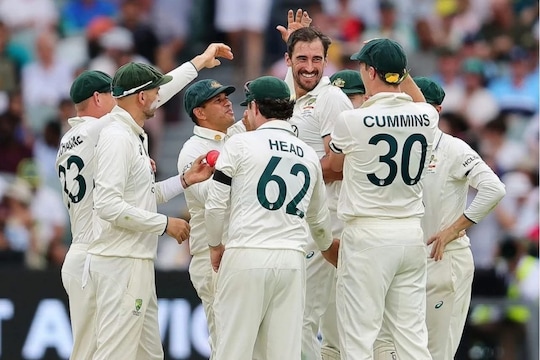 AUS v IND | "இந்த ஸ்பீட் போதுமா" - அடிலெய்டில் சம்பவம் செய்த ஸ்டார்க்... 180 ரன்களுக்கு சுருண்ட இந்திய அணி!