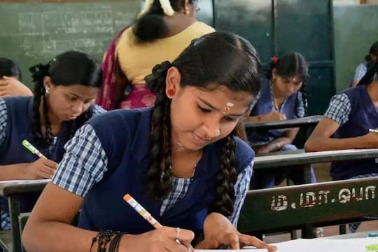 அரையாண்டு தேர்வுகள் ஒத்திவைப்பு... பள்ளிக் கல்வித்துறை முக்கிய அறிவிப்பு