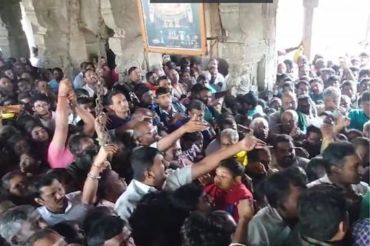கோயிலுக்குள் திடீரென நுழைந்த 2000 பேர்! ஜோதிடரால் நரசிம்மர் கோயிலில் பரபரப்பு