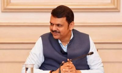 மகாராஷ்ட்ரா முதல்வராக ஃபட்னவிஸ் போட்ட முதல் கையெழுத்து - வழக்கத்துக்கு மாறாக நடந்த நிகழ்வு!