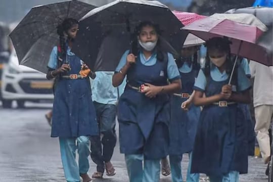 School Leave : பள்ளி, கல்லூரிகளுக்கு நாளை (டிசம்பர் 04) விடுமுறை.. மாவட்ட ஆட்சியர் அறிவிப்பு
