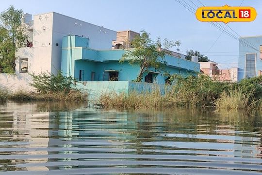 வடியாத மழை நீரால் அவதிப்படும் பொதுமக்கள் - தொற்று நோய் ஏற்படும் அபாயம்