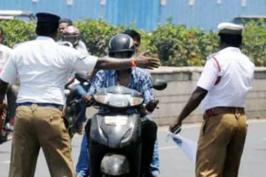 Bike Taxi | பைக் டாக்ஸி ஓட்டினால் மோட்டார் வாகன சட்டப்படி நடவடிக்கை பாயும் ? - போக்குவரத்து துறை அதிரடி உத்தரவு