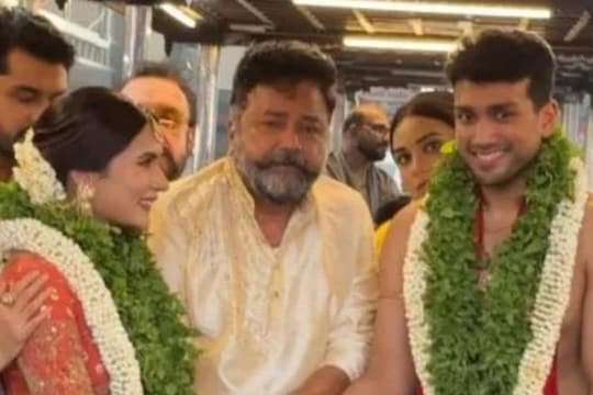 குருவாயூர் கோவிலில் நடைபெற்ற ஜெயராம் மகனின் திருமணம்… வைரலாகும் புகைப்படங்கள்…
