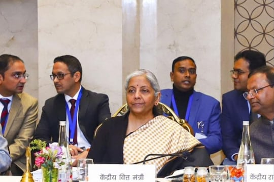 ஜிஎஸ்டியில் இருந்து விலக்கு அளிக்கப்படும் பொருள்கள் இவை தான்.. நிர்மலா சீதாராமன்!