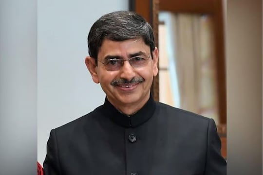 பல்கலைக்கழகங்களின் துணைவேந்தர்கள் தேர்வு; யூஜிசி உறுப்பினரை சேர்க்க ஆளுநர் அறிவுறுத்தல்