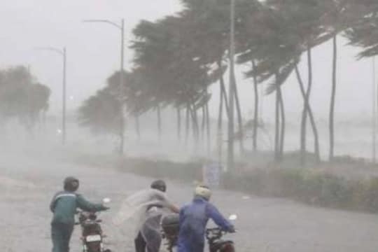 TN Weather Update: ஆரஞ்சு அலர்ட்... வெளுக்கப்போகும் கனமழை... வானிலை மையம் எச்சரிக்கை!