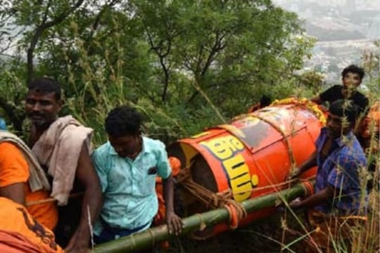 திருவண்ணாமலை தீபத்தன்று பக்தர்கள் மலை ஏற  தடை -  மாவட்ட ஆட்சியர் அறிவிப்பு