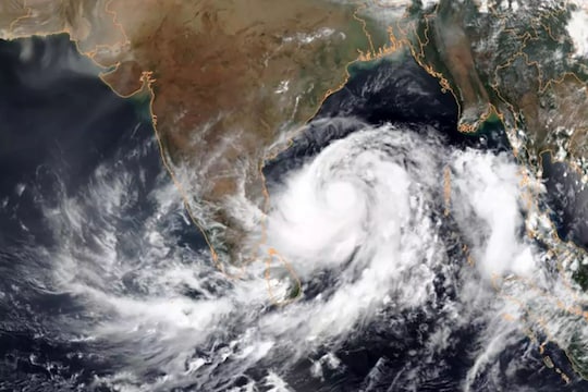 Tamil nadu Rains | இன்று உருவாகிறது குறைந்த காற்றழுத்த தாழ்வுப் பகுதி..! எங்கெல்லாம் மழைக்கு வாய்ப்பு?