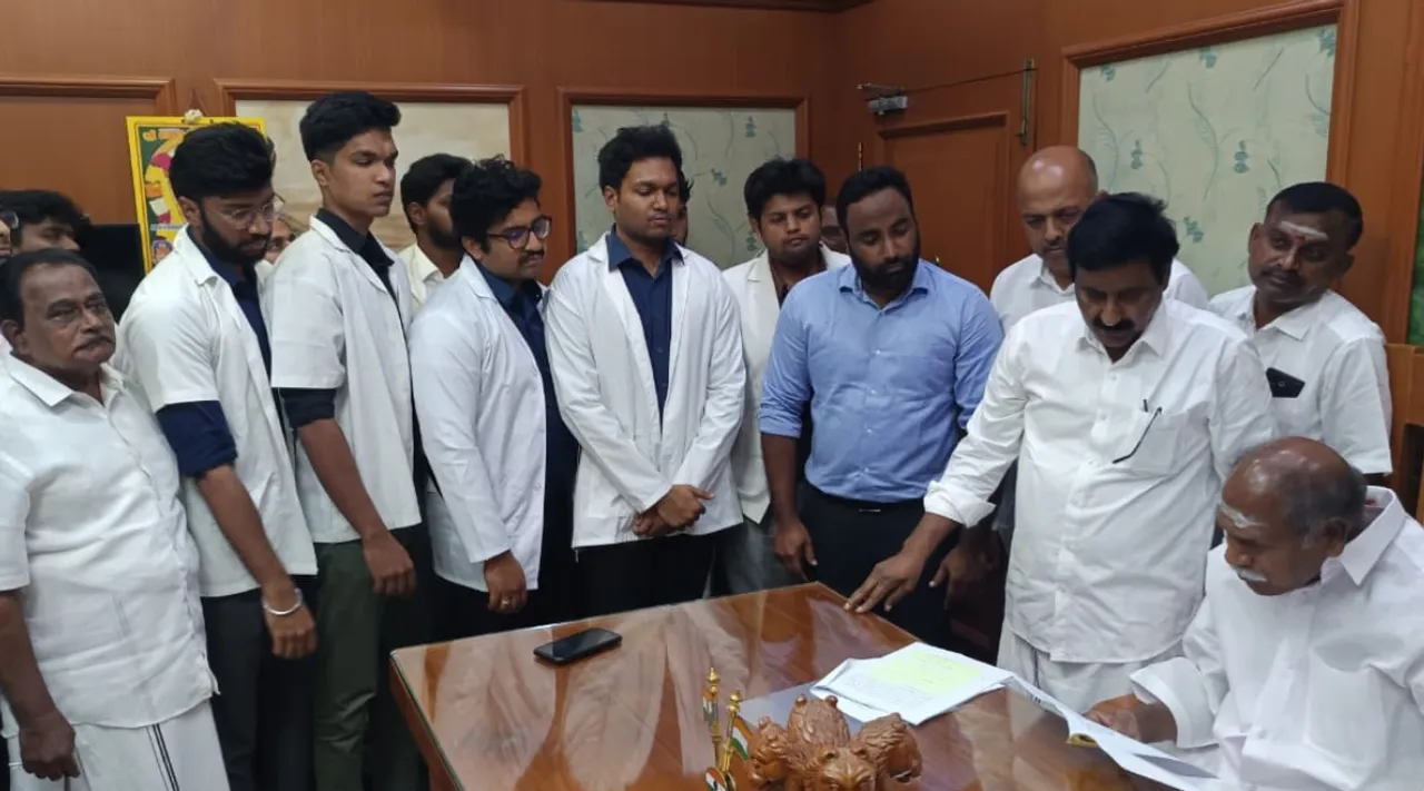 Puducherry AIADMK secretary A Anbalagan meet cm rangasamy medial studnts admission supreme court order Tamil News