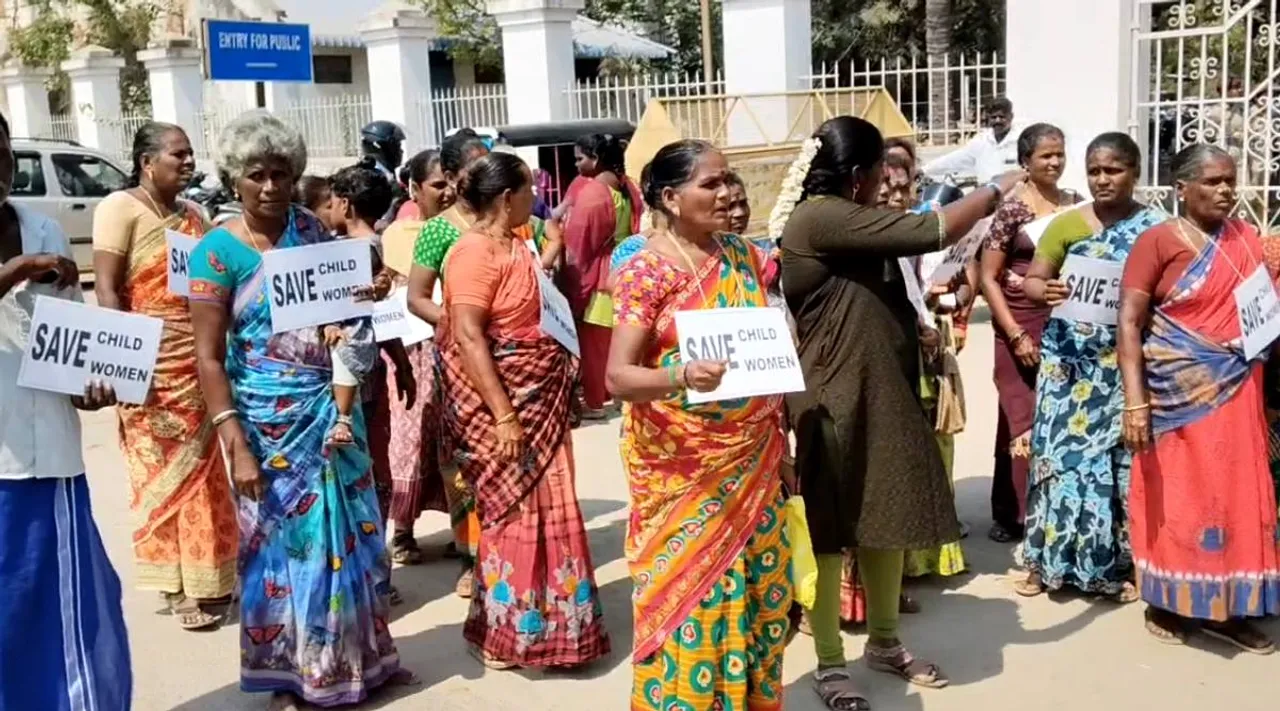 Protest at court