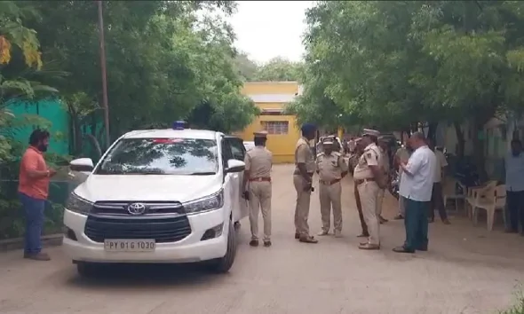 Pondy bomb threat