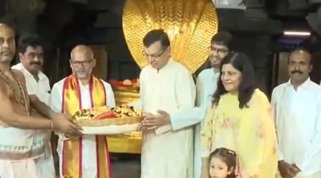 LSG Owner Sanjiv Goenka Offers Prayers At Tirupati Tirumala Tamil News