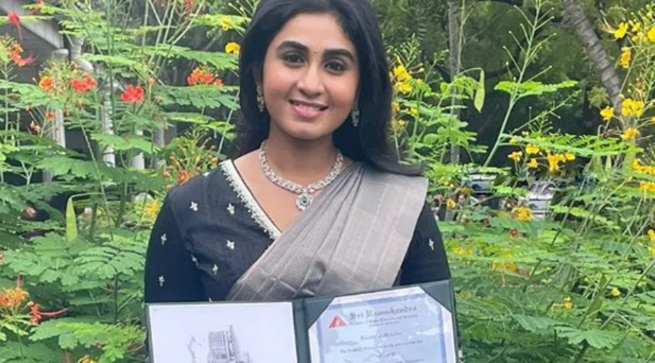 Saranya Ponvanan Daughter