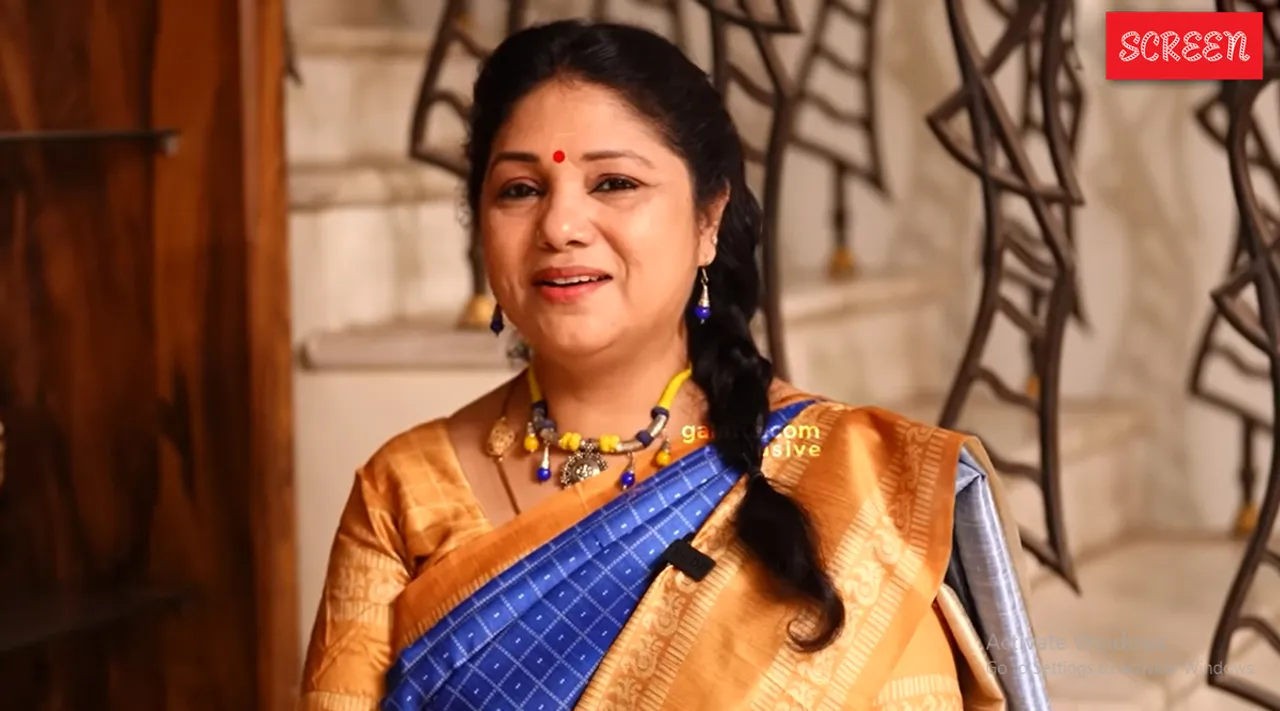 Actress dharani