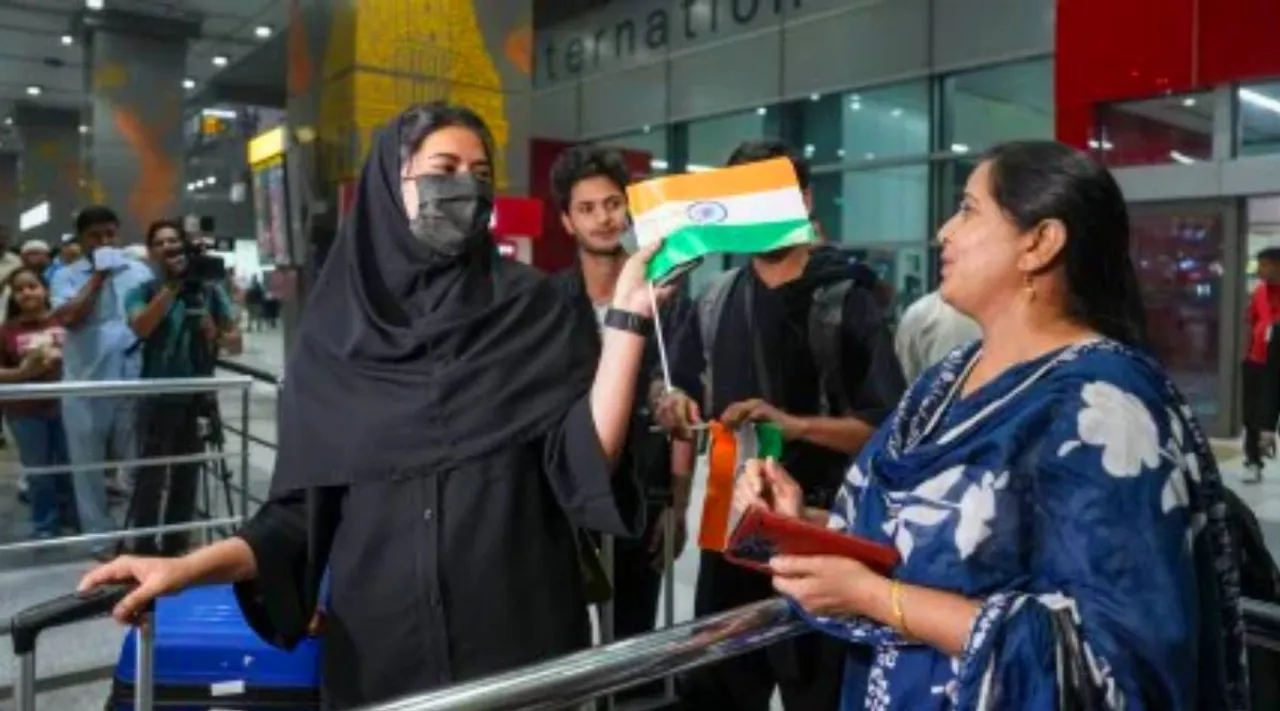 Indian-Students-Iran.webp
