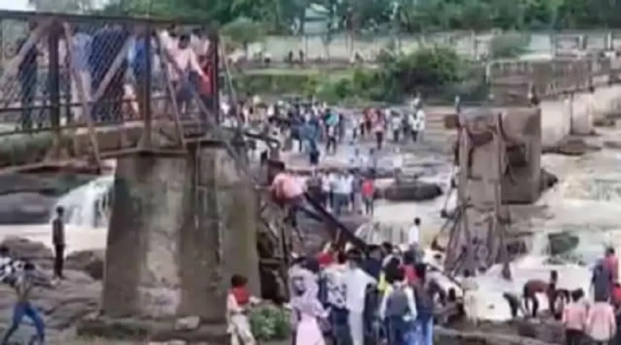 pune bridge collapse