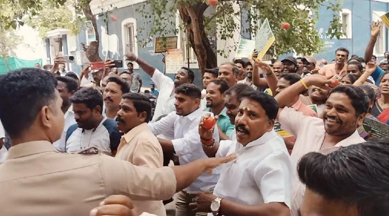 Puducherry Police arrest sacked employees who threw tomatoes at Public Works Dept headquarters Tamil News