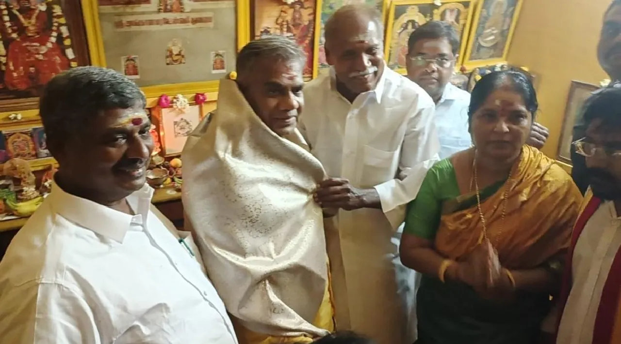 Puducherry CM Rangasamy wishing birthday to TVK General secretary Pussy N Anand at his house Tamil News