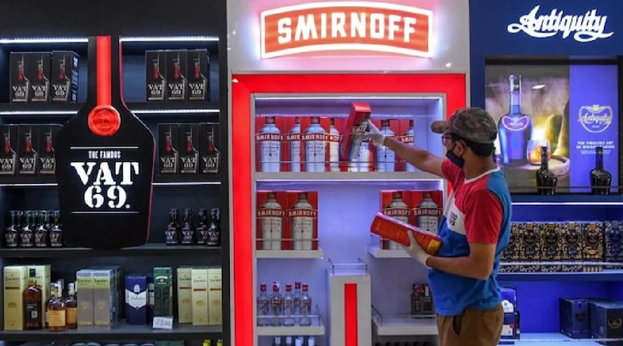 Thiruvananthapuram Onam season Kerala liquor sales cross Rs 826 crore Tamil News